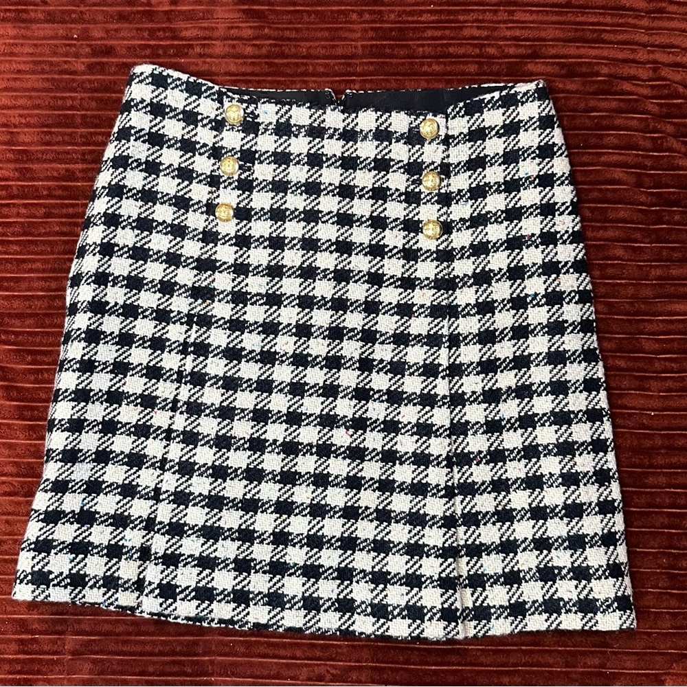 Talbots woman’s size 6 houndstooth tweed skirt gold buttons